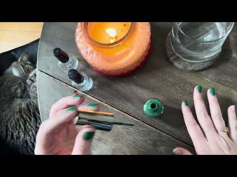 ASMR Manicure Roleplay: Nos ponemos al día mientras me pinto las uñas 💅✨