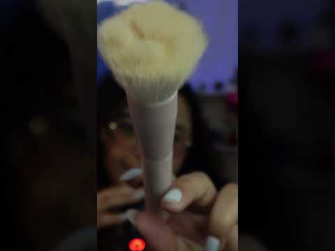 ASMR Pincel na tela com sons de boca bem delicadinho