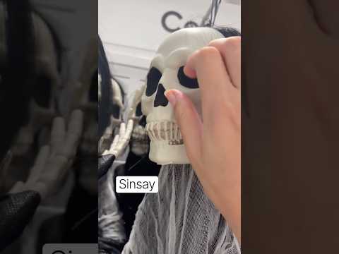 ASMR on public🍁 Sinsay #asmr #publicasmr #tappingasmr #asmrsounds #helloween