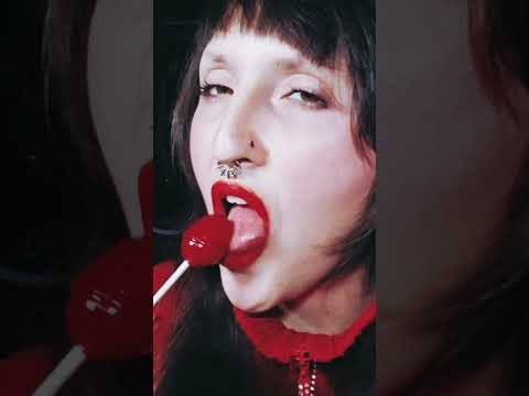 who else loves eating sounds? #asmr #asmrlollipop #asmreating #asmrcandy