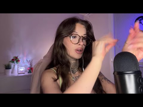 Akasi ASMR kanalı canlı yayında