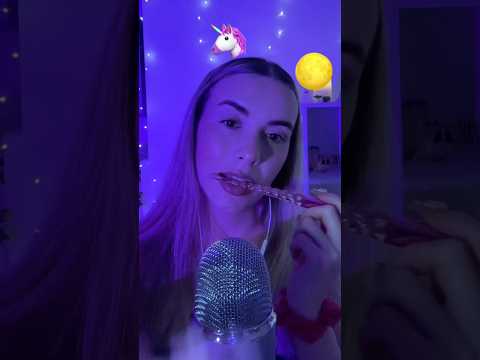 ASMR this or that 💜 #asmrtingles #asmrsleep