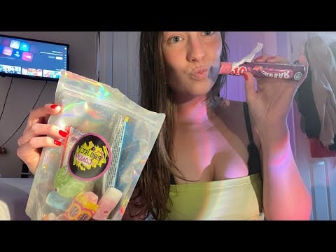 *ASMR* eating freeze dried candy (crunchy mouth sounds and tapping) 👄🍭