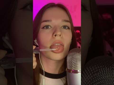 ем свою косметику💄#asmr