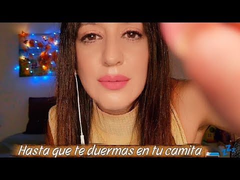 ASMR 💖 Te acompaño en tu camita hasta que te duermas 😴✨ (atención personal)