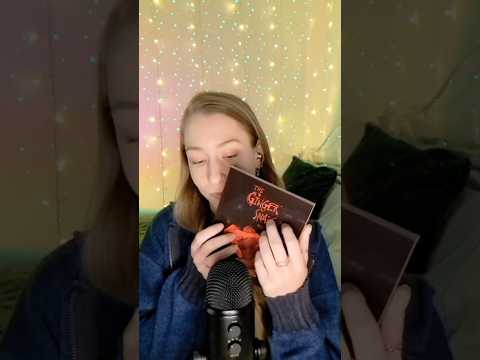 ASMR | Tingly Unique book sounds 👌✨ #asmrshorts #asmrbooksounds #asmrbooktapping #asmrbooktingles