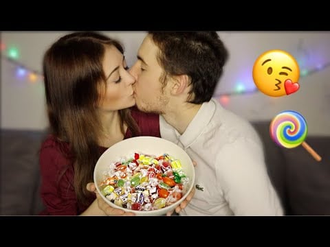 CANDY KISSING CHALLENGE !