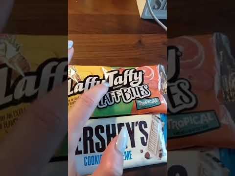 ASMR- Tracing American candy(light crinkle sound)