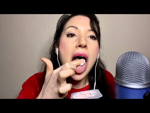 ASMR Comiendo Yoghurt con el Dedo | ASMR Eating Yogurt with Finger