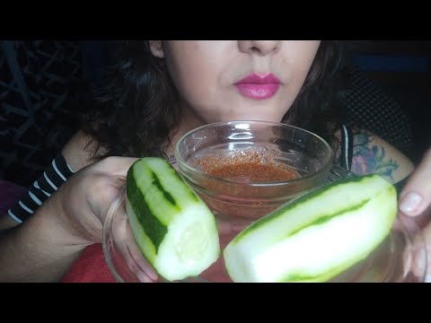 ASMR Pepino 🥒 con Tajín limón 🍋 y sal 🧂