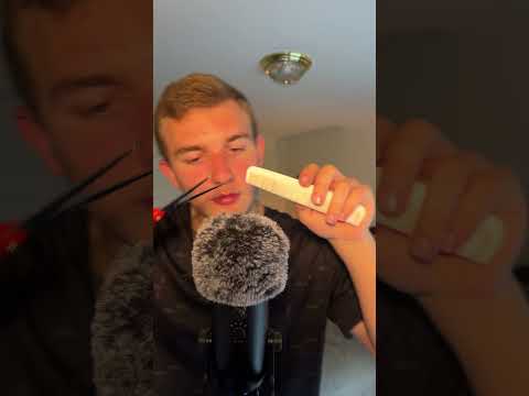 English or Spanish asmr