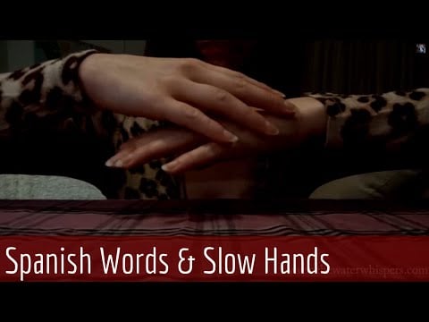 ASMR Spanish Ear to Ear whispering & Hand Relaxation