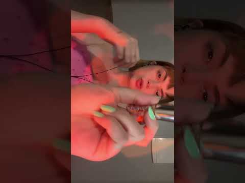 Asmr pincel no mic #asmr #relax #tingles #satisfying #asmrcaseirinho #shortsasmr