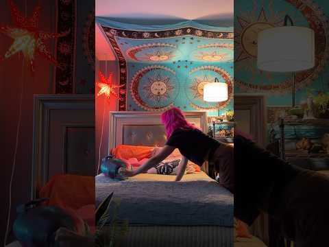Your reminder to make your bed🫶