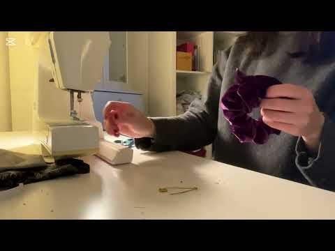 Sew a scrunchy with me! And my sewing machine gets camera shy
