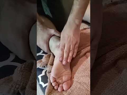 FOOT ASMR AMAZING SPORTS THERAPY MASSAGE #shortvideo #massage #triggersforsleep #relaX