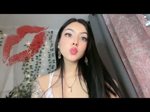 ASMR 💋Tu novia te cuida para que duermas bien con muchos besitos 💋