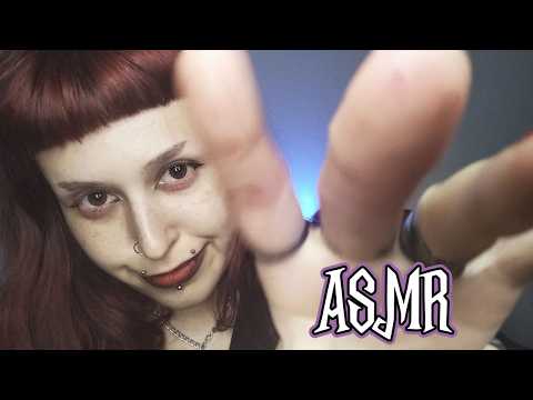 Garota obcecada por você tocando seu rosto e te relaxando para o ENEM | ASMR