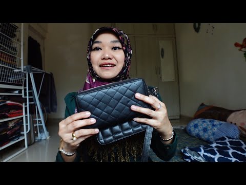 ASMR soft spoken - showing you my purses/wallets 💳 👜 (Indonesian)