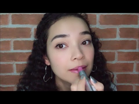 ASMR APLICAÇÃO de BATONS/GLOSS + SONS de BOCA e SUSSURROS