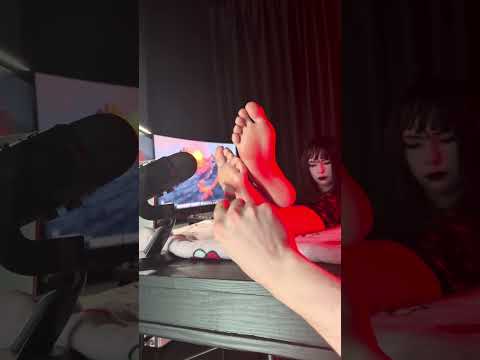 Brush vs Her Feet #asmr #relax