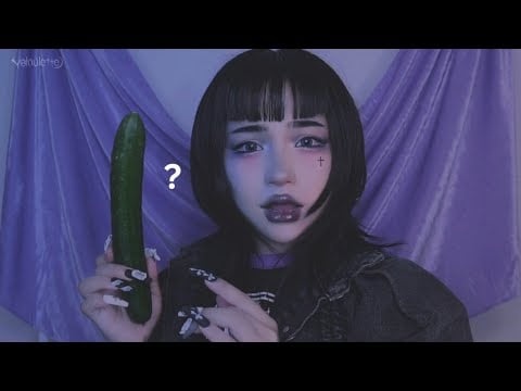 ASMR relaxing ear cleaning… and finding things that shouldn’t be there 🍳☕️🥒