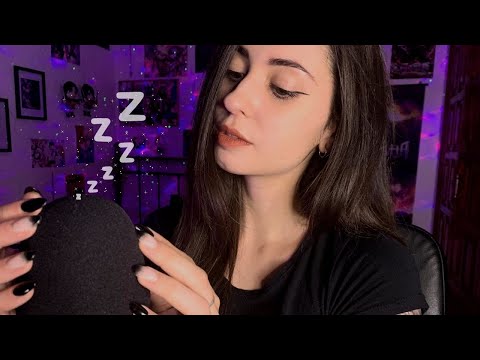 ASMR acaricio el micrófono mientras te susurro lento✨