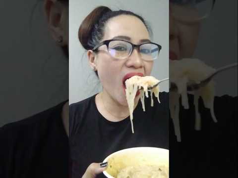 BIG SPOON OF PHO #everyone #mukbang #shortsfeed #bigmouth #onebite #slurping