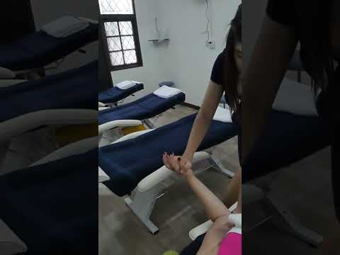 Masaje de manos en spa de #Tailandia 🇹🇭 #travelling #masajethai #masaje #short