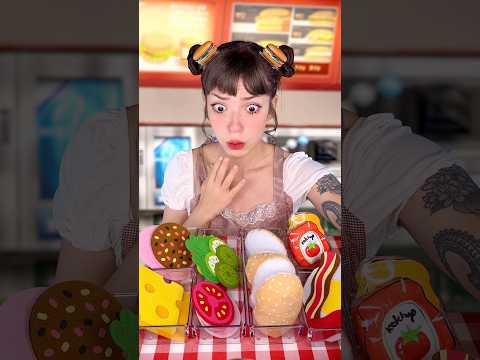 ela só come pão com esse ingrediente estranho.... 😳 🥪 #asmr #satisfying #funny