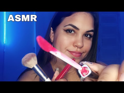 ASMR TE MAQUIANDO DELICADAMENTE ATÉ VOCÊ DORMIR 😴💄