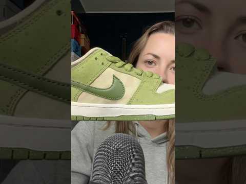 shrek dunks 👹💚🏰 #asmr #triggersforsleep #tingles #nikedunk #sneakers #relax #asmrsounds