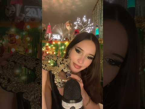 ASMR bal masqué 🎭✨ #asmr #oddlysatisfying #tingles #asmrartist #mask #carnival #brunette