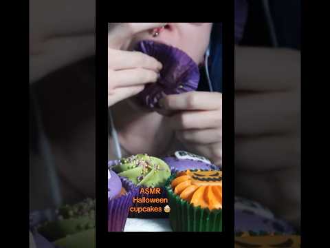 these were delicious 🎃 #asmreating #shorts #eatingsounds #asmr