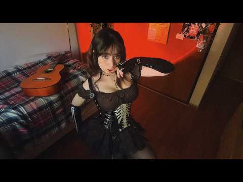 ✞︎˚˖ GOTICA DE 1,48cm TE DA BESITOS ☾₊‧ en ASMR