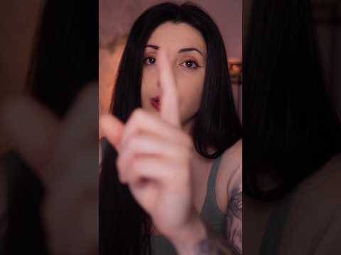 Sigue mi dedo y relájate👆🏻#asmr #asmrvideo #focusonme #relax #calm #shorts #focus #sleep #whisper