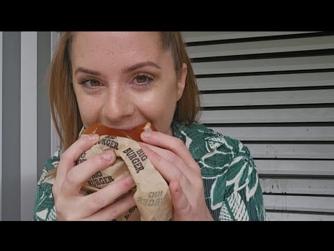 ASMR HAVE A BURGER WITH ME - LUUUUNCHTIME