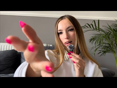 ASMR but it‘s all about different MOUTH SOUNDS with the little one👄