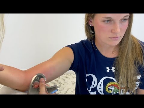 Her Spine Gets CRUNCHED | Female Chiropractor Releases All the Muscle Tension