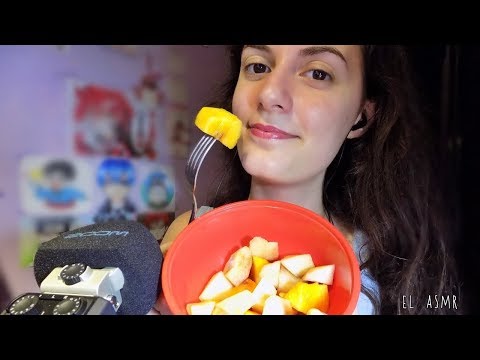 ♡ASMR español♡ COMIENDO FRUTA♥🍑 (susurros, eating sounds)