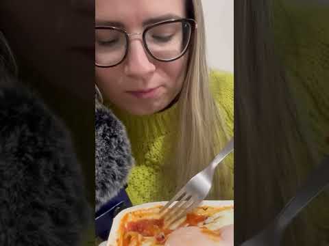 MukBang comendo macarrão da Perdigão #asmr #mukbangbrasil #mukbang