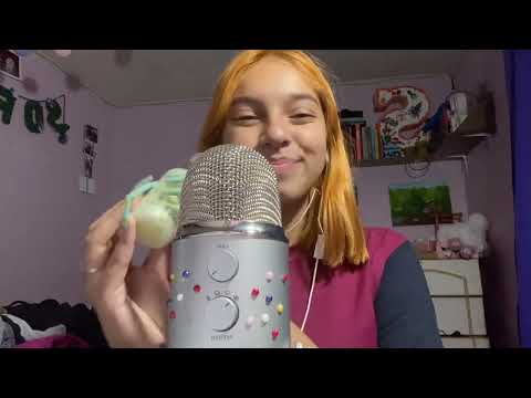 ASMR 30 COSAS SOBRE MÍ| SUSURROS Y TAPPING| SOFIWI