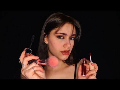 Türkçe ASMR | Uyuz Kız Makyajını Yapıyor