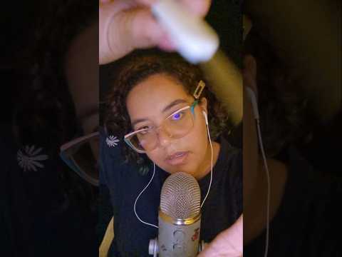 o seu rosto está estranho... #asmr #relax #asmrcameratouching #asmrcameratapping #asmrbrasil