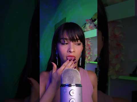 Banho de gato molhado/ Wet Spit Paint #asmr
