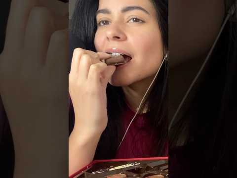ASMR SHORTS COMENDO CHOCOLATE #asmr