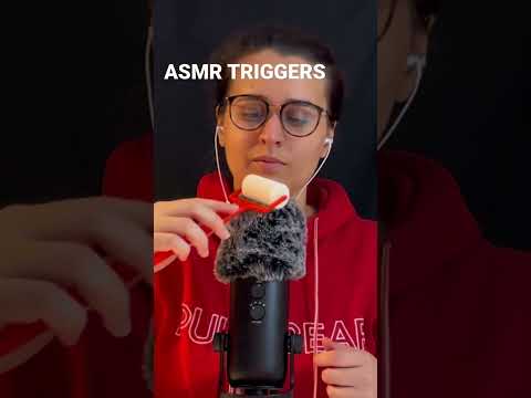 ASMR TRIGGERS (crinkles, micbrushing, Tapping)