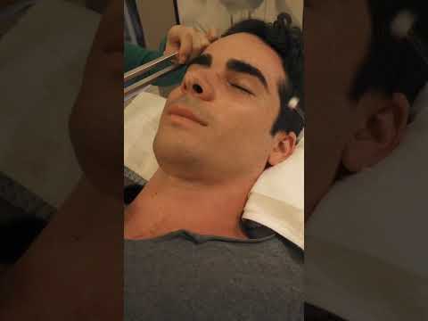 Pulizia delle Orecchie Cinese a 4 MANI asmr #shorts