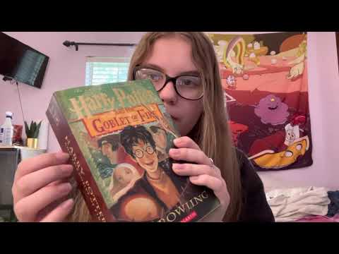 ASMR | Showing you my favorite books! (tapping, tracing, rambling)