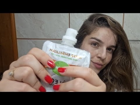 ASMR cuidando do cabelo/ penteando, scratching, sons de mãos e sons de boca